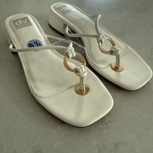 DV by Dolce Vita White Knot Ring Toe-Loop Sandals